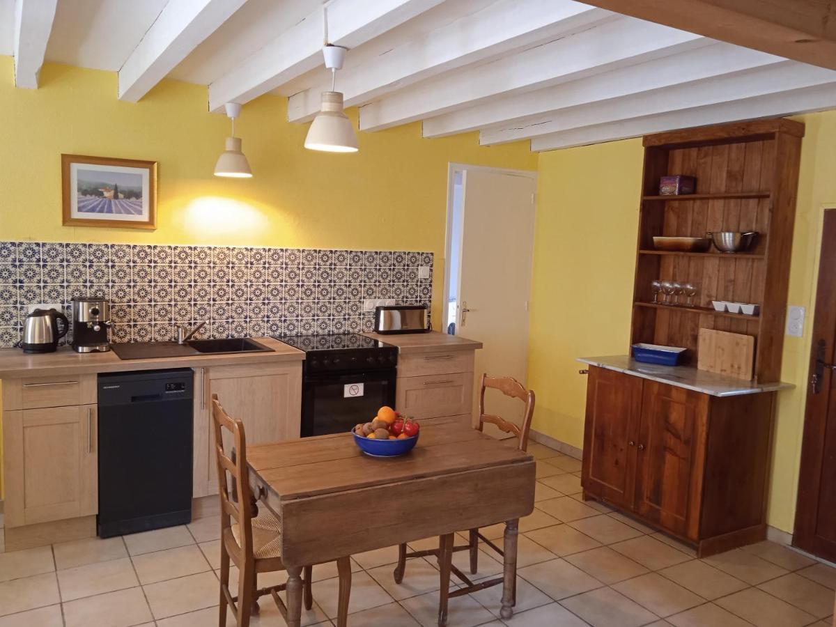 Charming Detached 2 Bedroom Ancient House In Medieval Quarter Of A Small Town In The Pays De La Loire, France Sillé-le-Guillaume Exterior foto