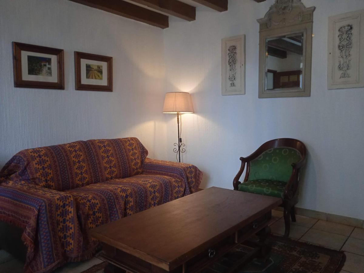 Charming Detached 2 Bedroom Ancient House In Medieval Quarter Of A Small Town In The Pays De La Loire, France Sillé-le-Guillaume Exterior foto